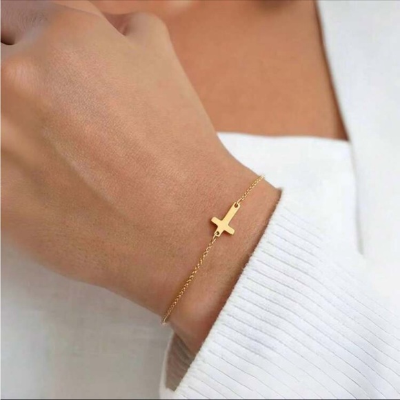 Gold cross bracelet - Picture 1 of 2